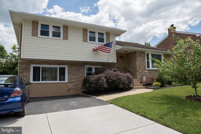13 HILLCROFT RD, Newark, DE 19711