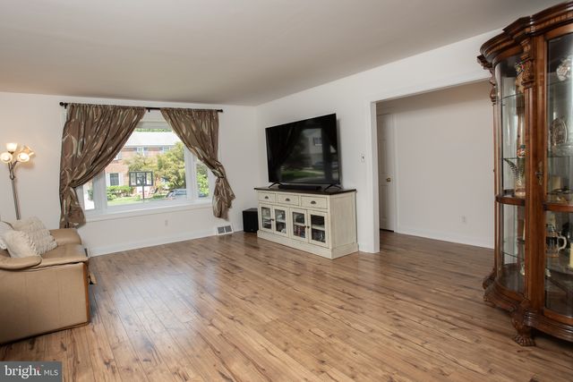 13 HILLCROFT RD, Newark, DE 19711