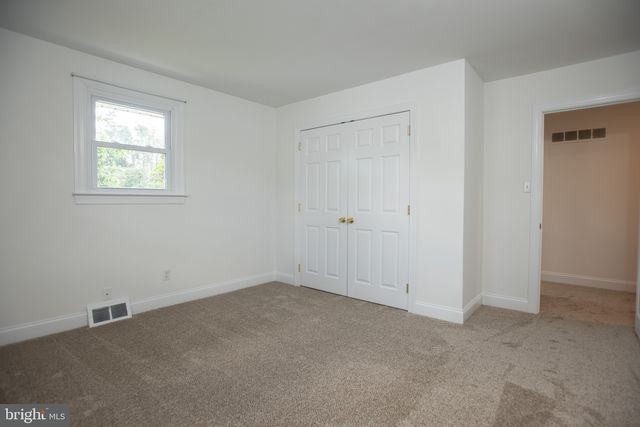 13 HILLCROFT RD, Newark, DE 19711