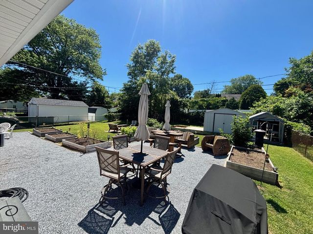 13 HILLCROFT RD, Newark, DE 19711