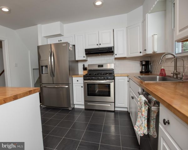13 HILLCROFT RD, Newark, DE 19711