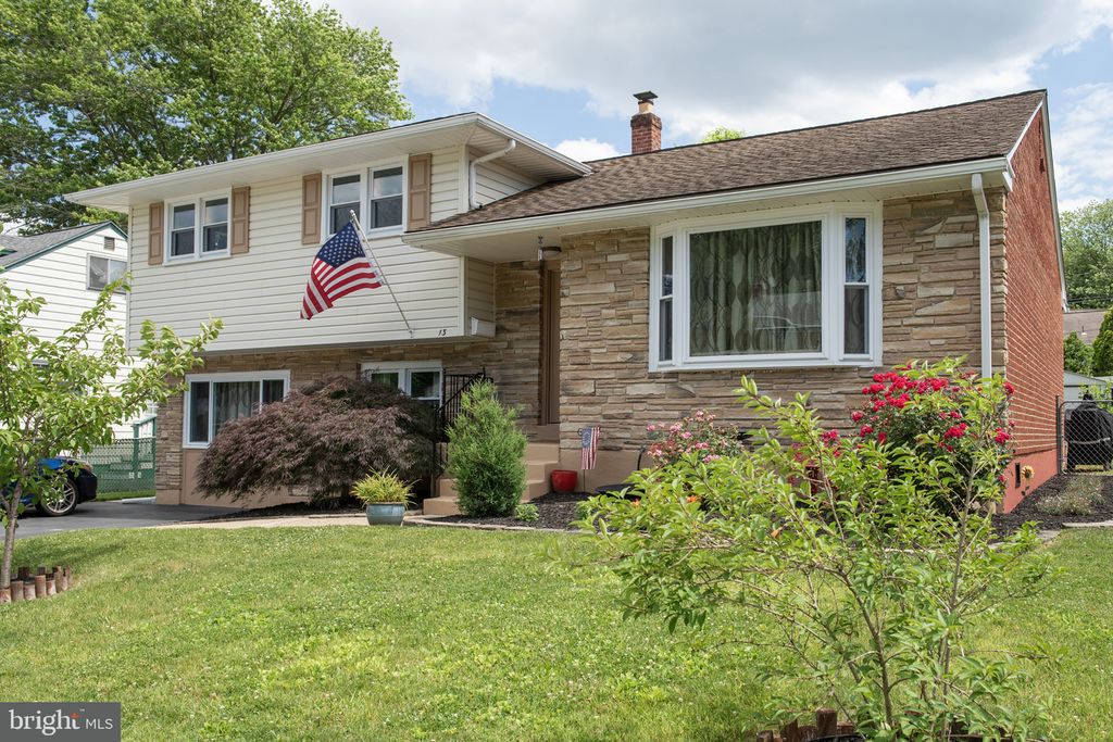 13 HILLCROFT RD, Newark, DE 19711