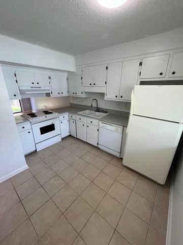 5040 Foxwood Drive, North Charleston, SC 29418