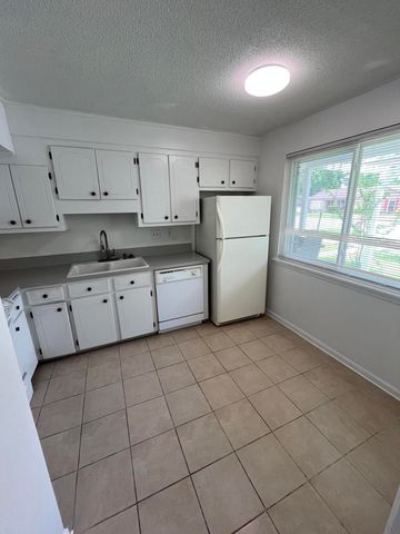 5040 Foxwood Drive, North Charleston, SC 29418