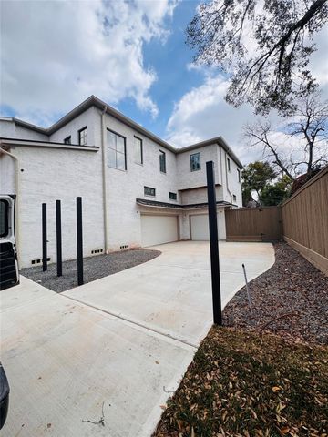 2341 Maroneal St, Houston, TX 77030