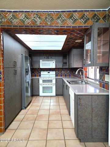 4747 W PALMAIRE Avenue, Glendale, AZ 85301