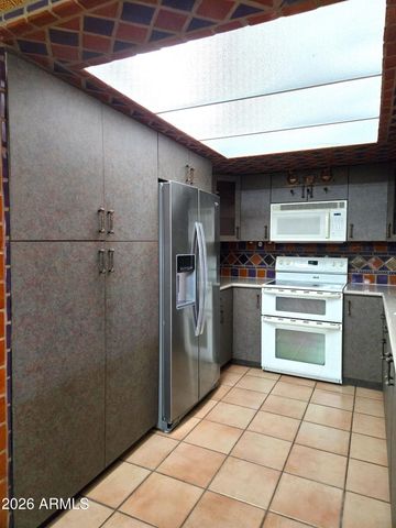 4747 W PALMAIRE Avenue, Glendale, AZ 85301