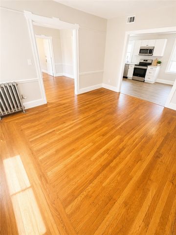 422 Pawtucket Avenue 11, Pawtucket, RI 02860