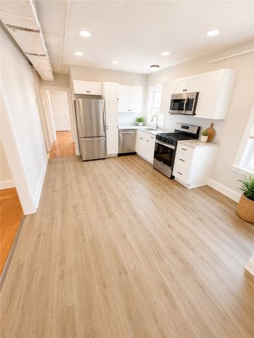 422 Pawtucket Avenue 11, Pawtucket, RI 02860