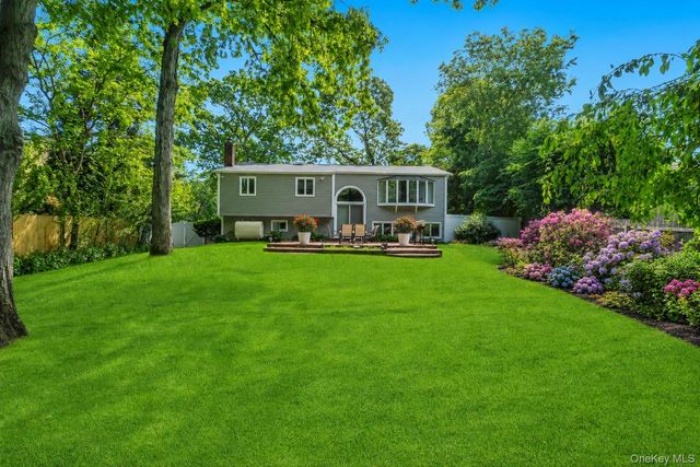 9 Quincy Lane, Smithtown, NY 11787