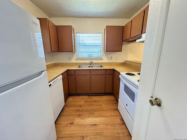 6308 Worchester Knls, San Antonio, TX 78233