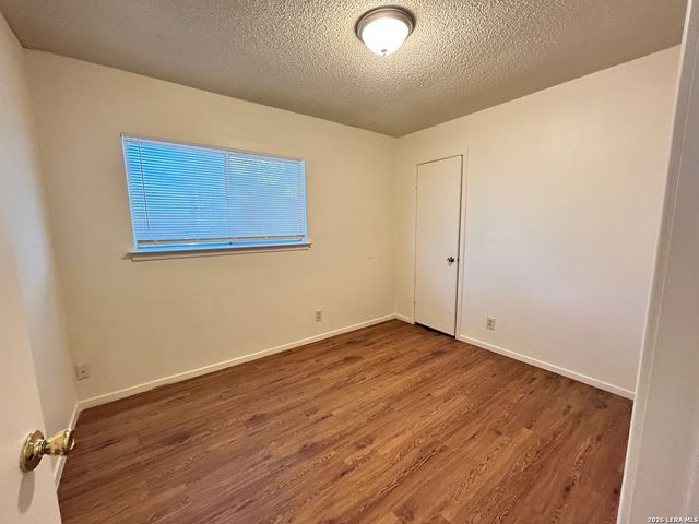 6308 Worchester Knls, San Antonio, TX 78233