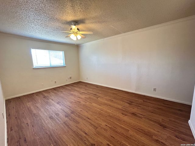 6308 Worchester Knls, San Antonio, TX 78233