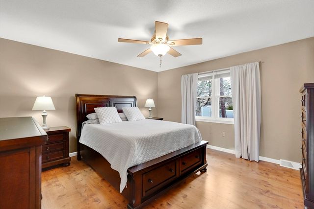 135 Nutmeg Cir, Chicopee, MA 01020
