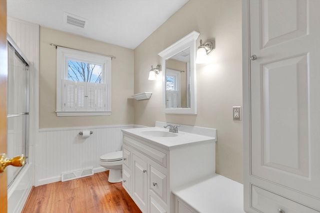 135 Nutmeg Cir, Chicopee, MA 01020