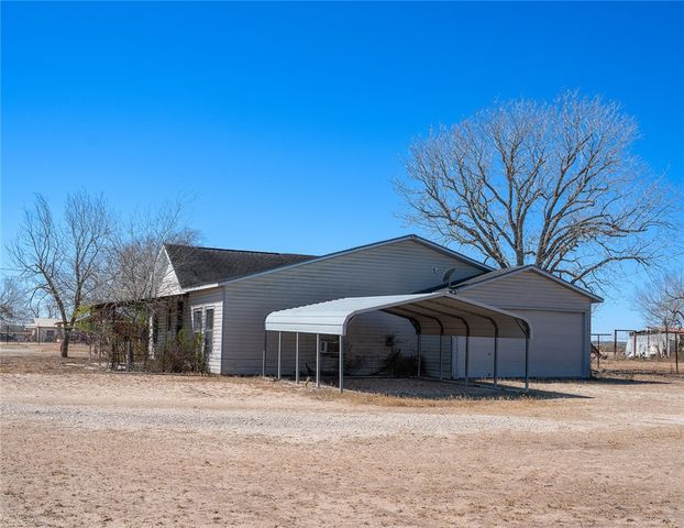 1580 Middle, George West, TX 78022