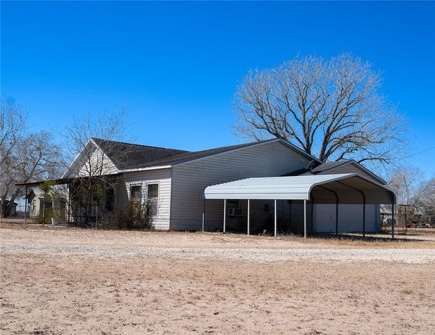 1580 Middle, George West, TX 78022