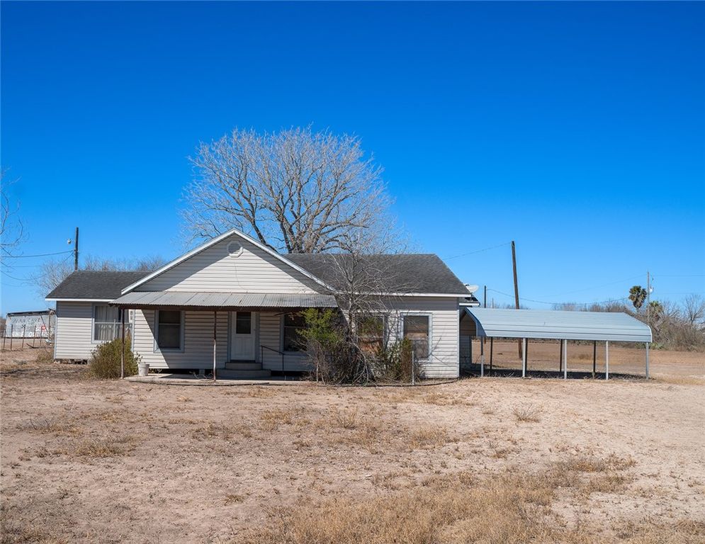 1580 Middle, George West, TX 78022