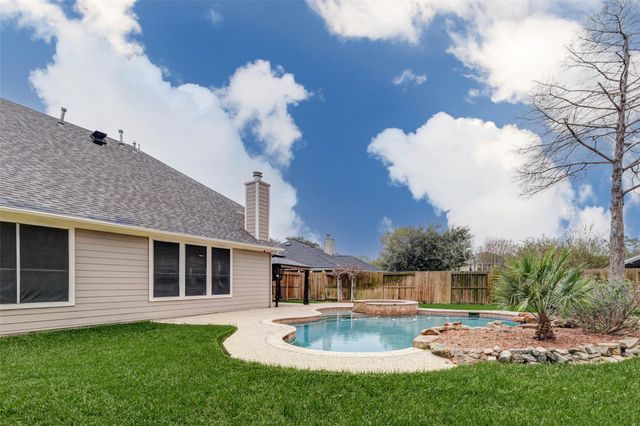 8915 Path Green Drive, Houston, TX 77095