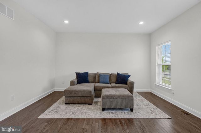 4 CHARLOTTE CT, Marlton, NJ 08053