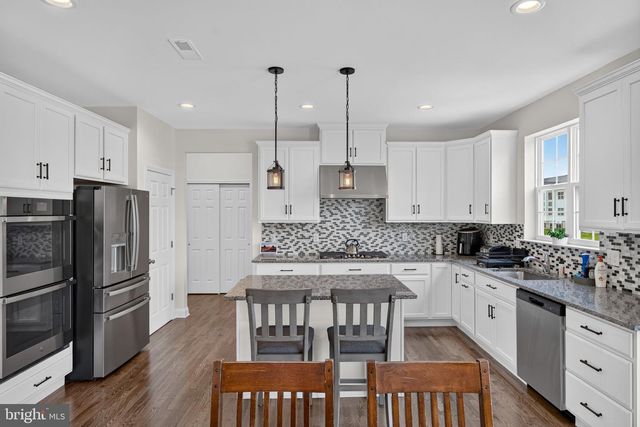 4 CHARLOTTE CT, Marlton, NJ 08053