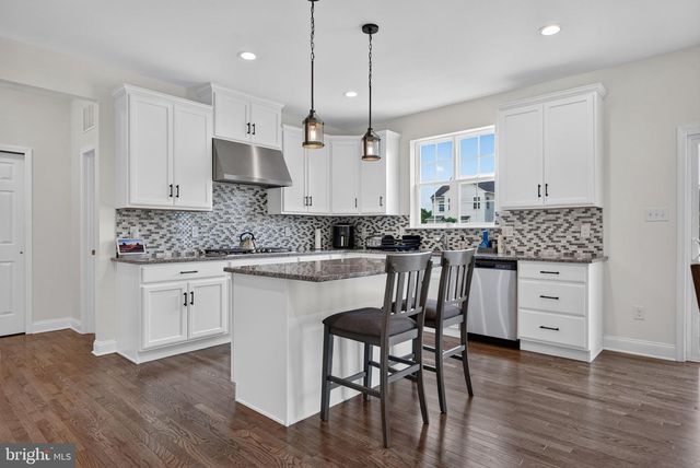 4 CHARLOTTE CT, Marlton, NJ 08053