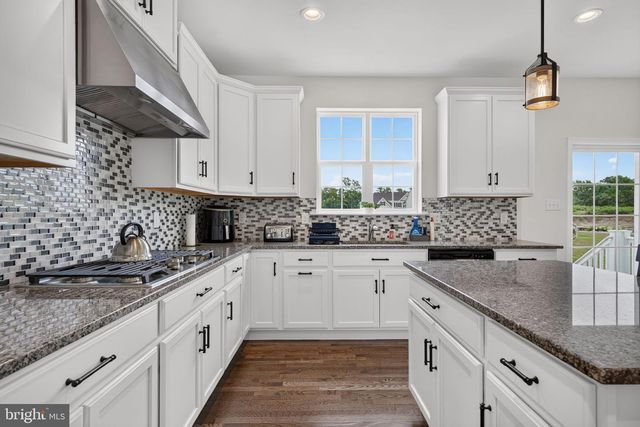 4 CHARLOTTE CT, Marlton, NJ 08053