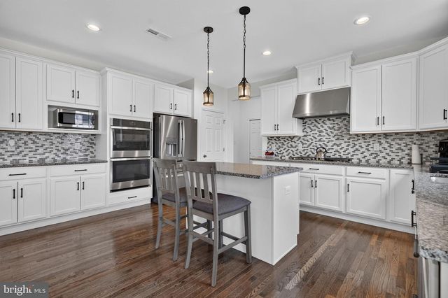 4 CHARLOTTE CT, Marlton, NJ 08053
