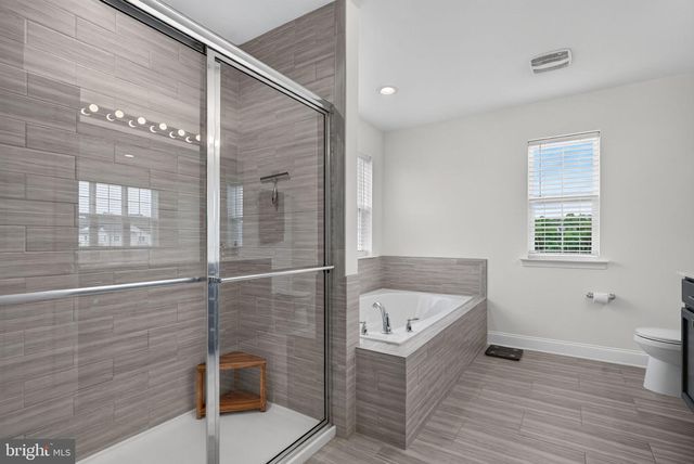 4 CHARLOTTE CT, Marlton, NJ 08053