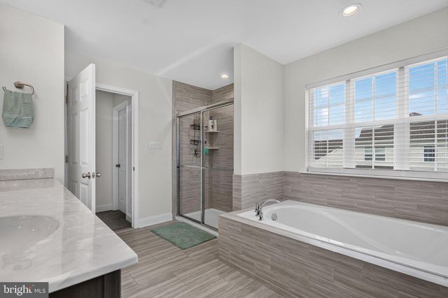 4 CHARLOTTE CT, Marlton, NJ 08053