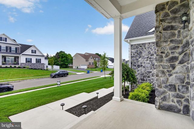 4 CHARLOTTE CT, Marlton, NJ 08053