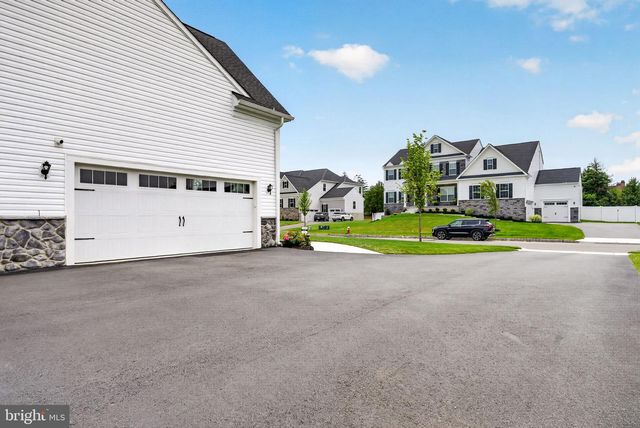 4 CHARLOTTE CT, Marlton, NJ 08053