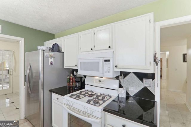 1158 Park Forest Drive NW, Lilburn, GA 30047