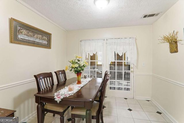 1158 Park Forest Drive NW, Lilburn, GA 30047