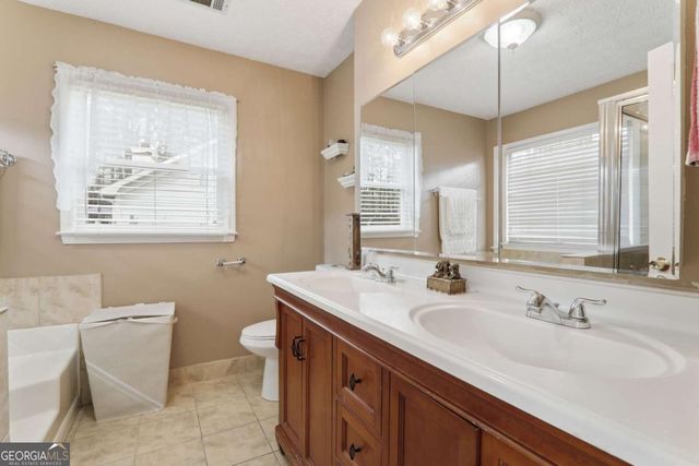 1158 Park Forest Drive NW, Lilburn, GA 30047