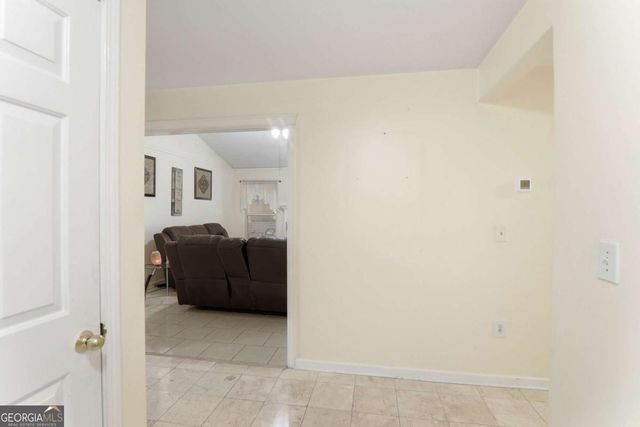 1158 Park Forest Drive NW, Lilburn, GA 30047