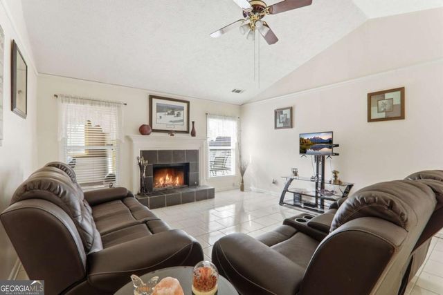 1158 Park Forest Drive NW, Lilburn, GA 30047