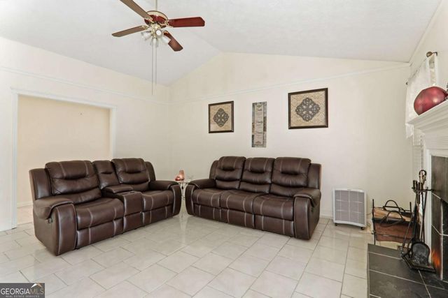 1158 Park Forest Drive NW, Lilburn, GA 30047