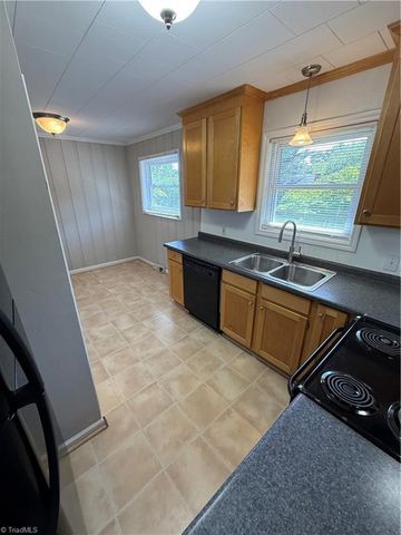 651 S Sunset Drive, Winston-salem, NC 27103