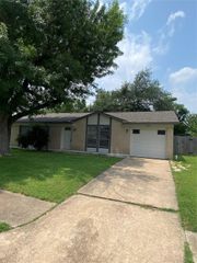 2005 Greenhill DR, Round Rock, TX 78664