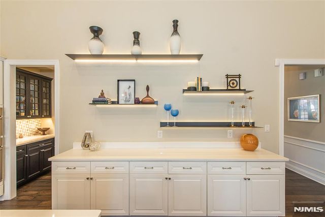 44 Hazy Gate Terrace, Franklin Lakes, NJ 07417