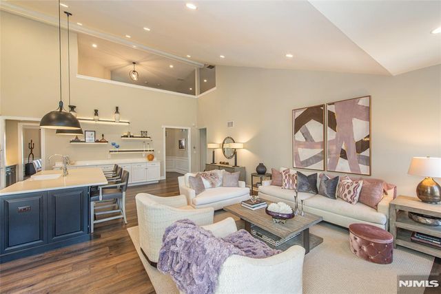 44 Hazy Gate Terrace, Franklin Lakes, NJ 07417