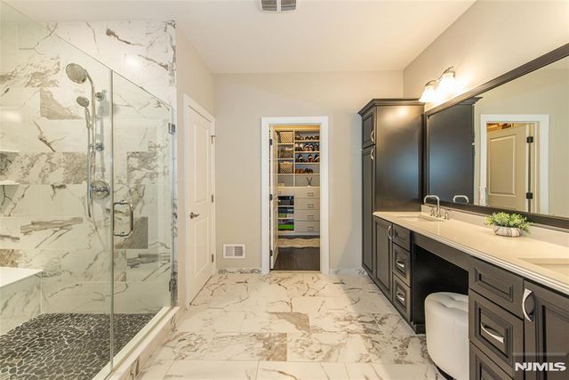 44 Hazy Gate Terrace, Franklin Lakes, NJ 07417