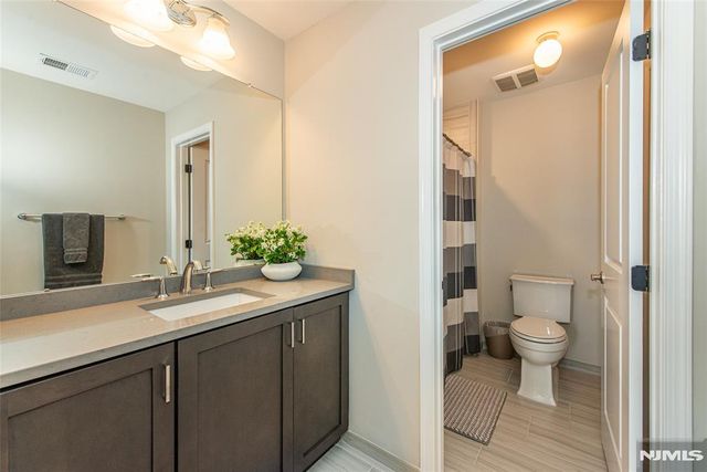 44 Hazy Gate Terrace, Franklin Lakes, NJ 07417