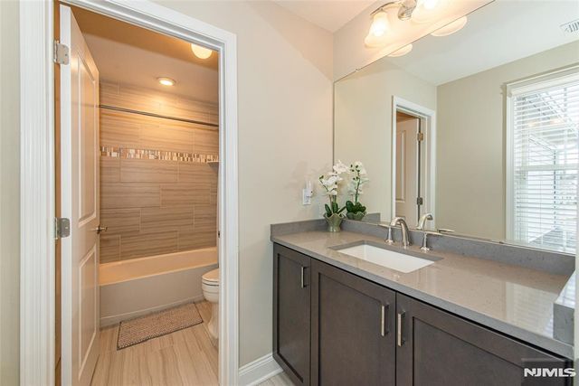 44 Hazy Gate Terrace, Franklin Lakes, NJ 07417