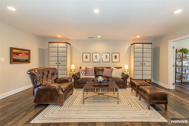 44 Hazy Gate Terrace, Franklin Lakes, NJ 07417