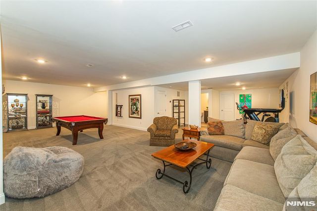 44 Hazy Gate Terrace, Franklin Lakes, NJ 07417