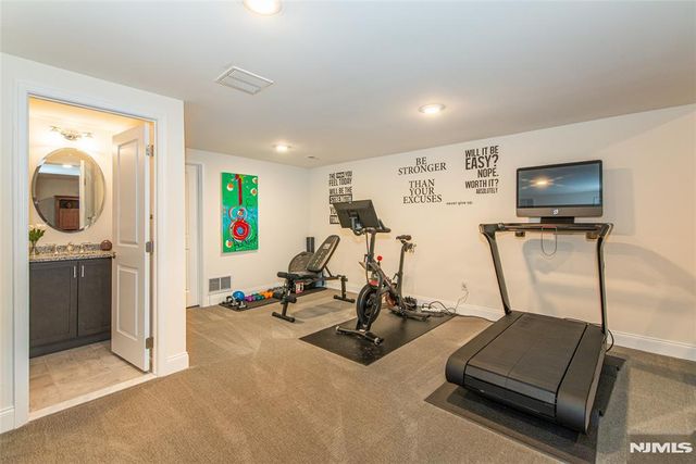 44 Hazy Gate Terrace, Franklin Lakes, NJ 07417