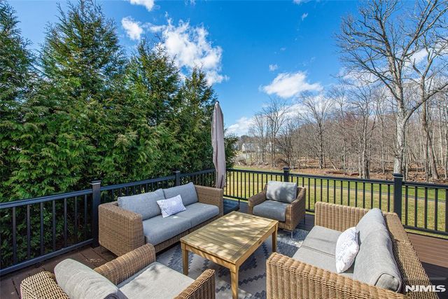 44 Hazy Gate Terrace, Franklin Lakes, NJ 07417