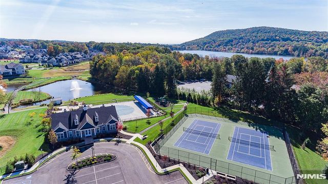 44 Hazy Gate Terrace, Franklin Lakes, NJ 07417